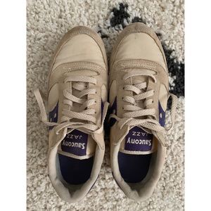 Tan with purple Saucony tennis shoes!